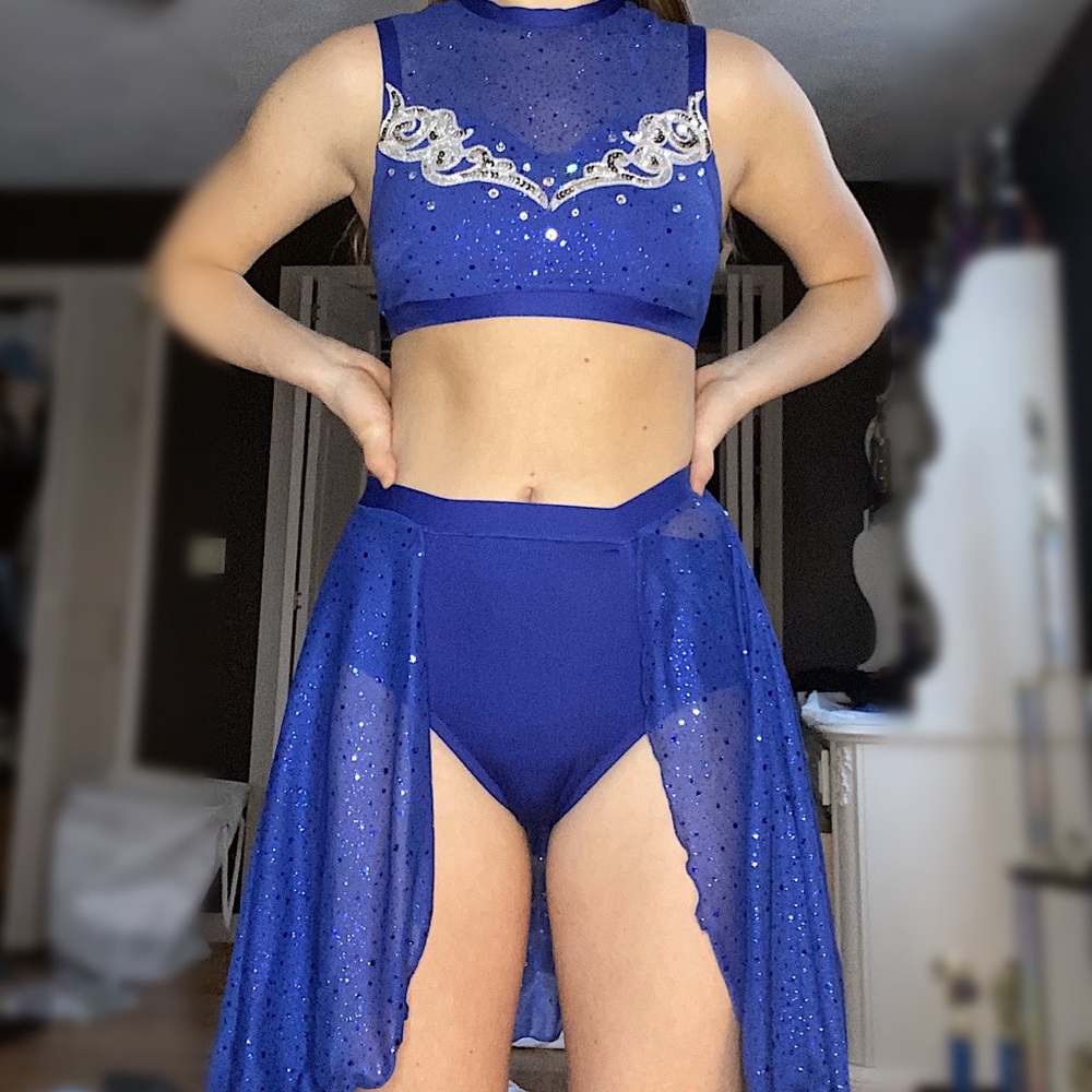2 piece blue dance costume